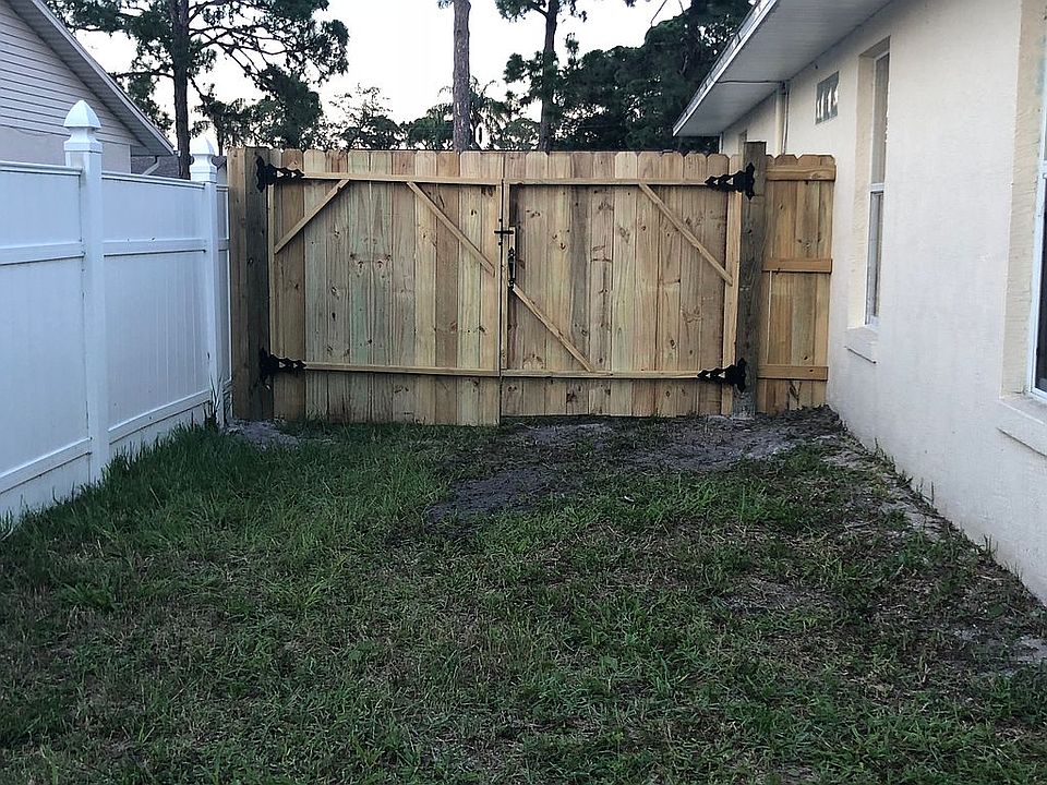 2nd image of 3026 Royal Palm Dr