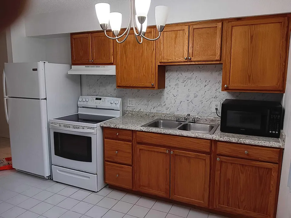 714 Michigan Ct #4