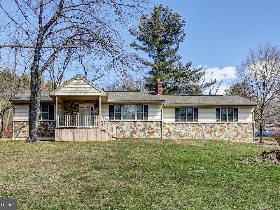 1st image of 401 Sarhelm Rd