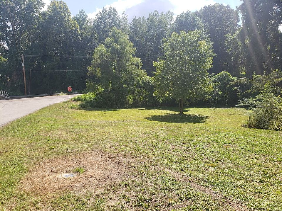 2nd image of 925 Natchez Trace Rd