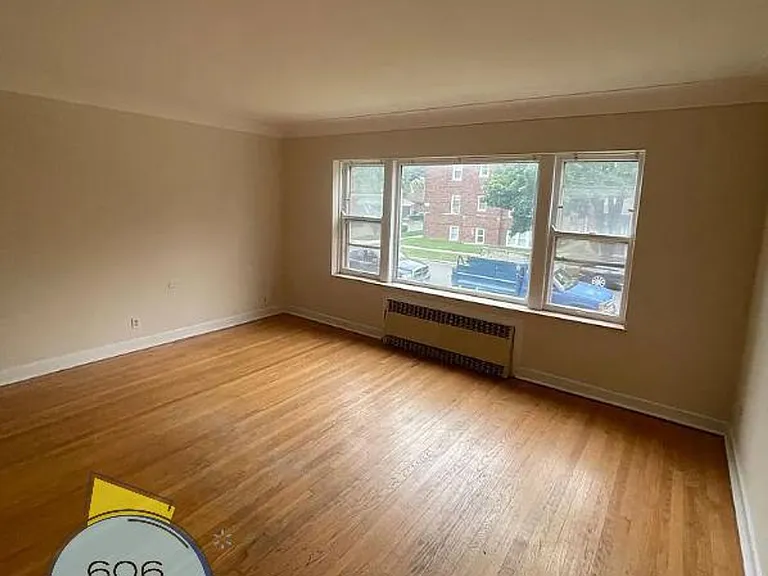 1645 Gunderson Ave, Berwyn! — Photo 5