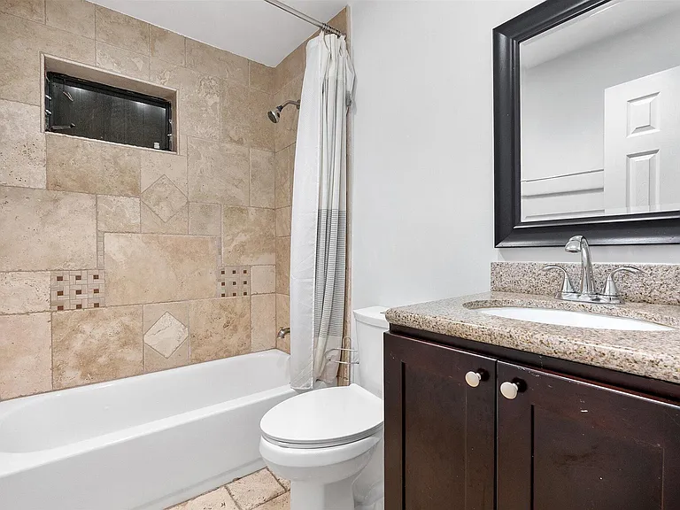 9897 Fairway Cove Ln — Photo 24