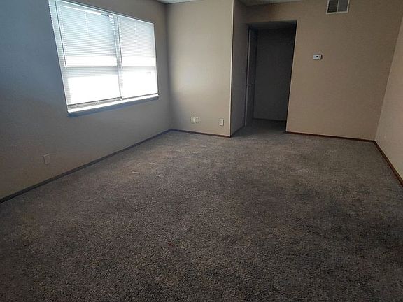 5th image of 1501 E Bradley Ave #605