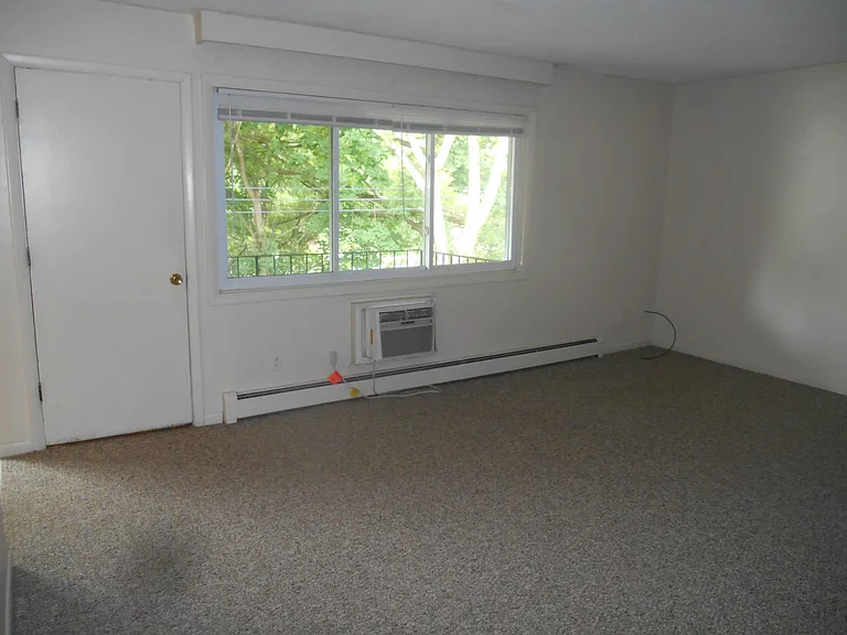 1640 Genesee St #E6 — Photo 8