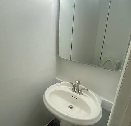 5th image of 35456 King Dr