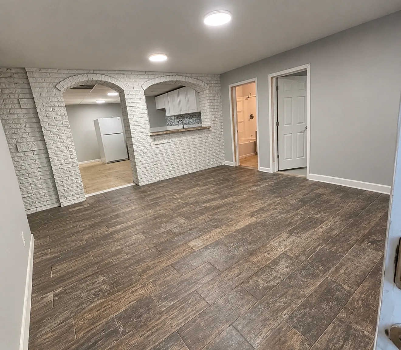 2 bed, $1,100 — Photo 4