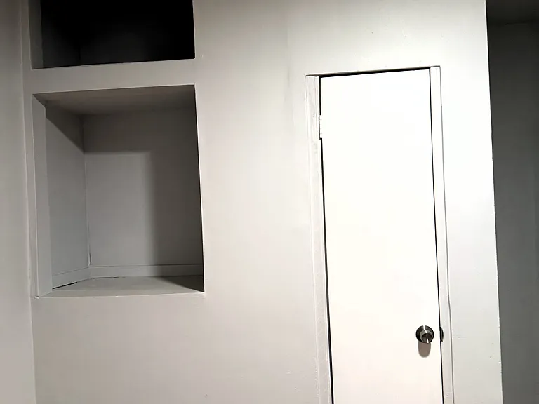 Bedroom 4 Closet