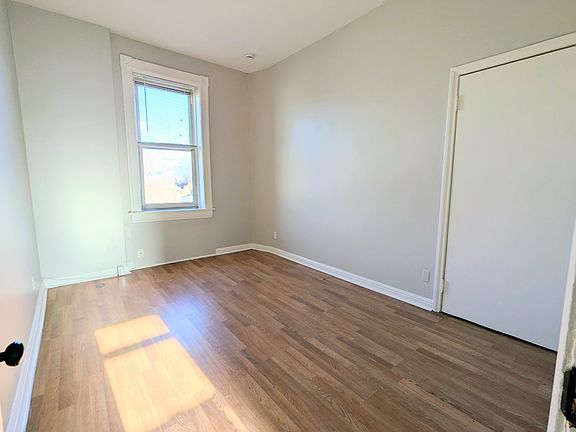 5th image of 504A Schirmer St