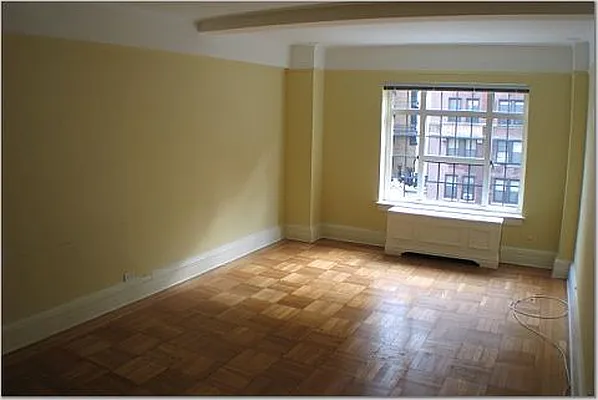 Rented by 4 Points Properties | media 35