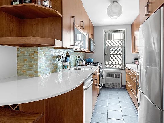 3rd image of 50-54 E 8th St #4L
