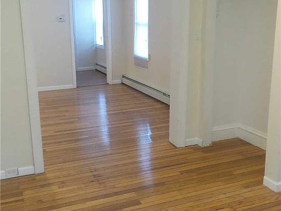 4th image of 159 Cleveland Ave APT 1