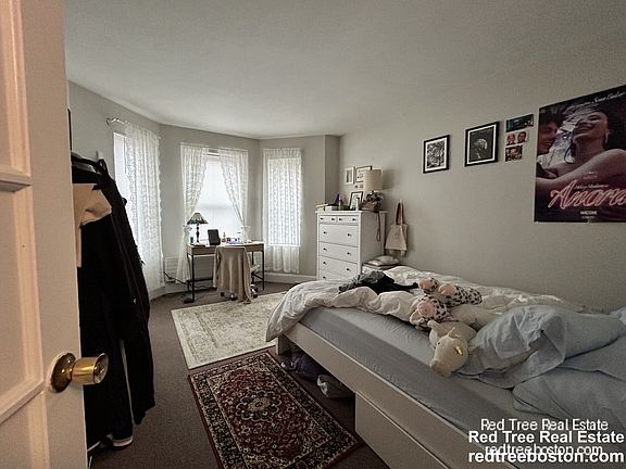 2nd image of 829 Beacon St