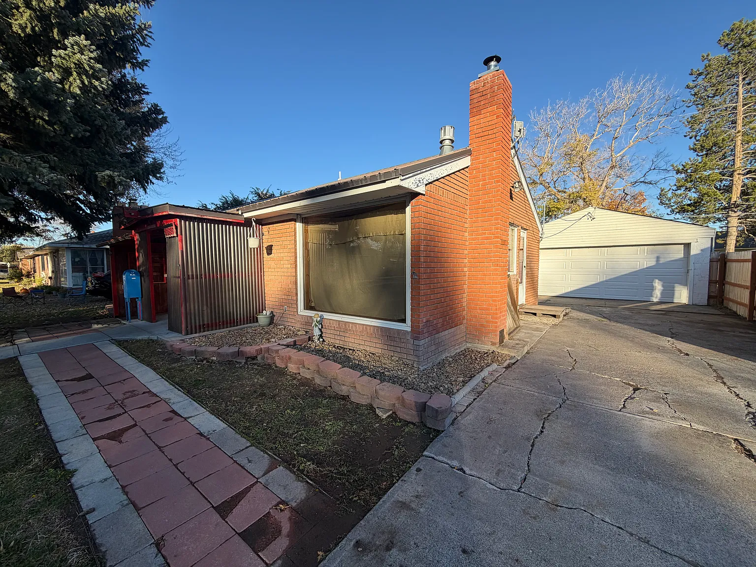 3 bed, 962 sqft, $2,100 — Photo 2