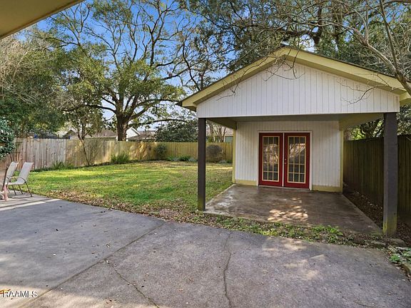 4th image of 421 Oaklawn Ave