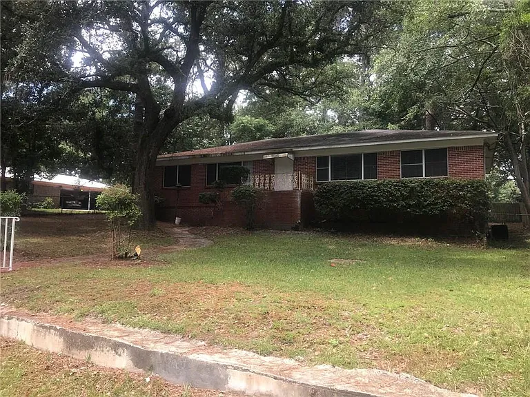 1506 Flowers Dr #B — Photo 1