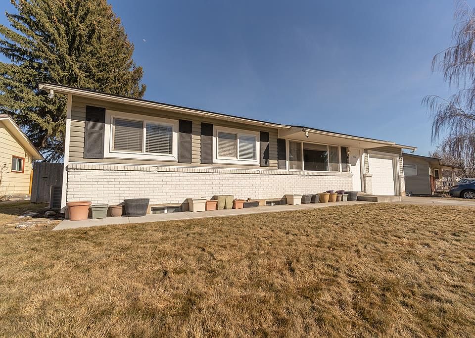 1st image of 490 Moonlite Dr