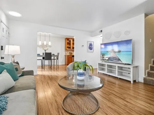 1117 Sutherland Ln APT 2, Capitola, CA 95010