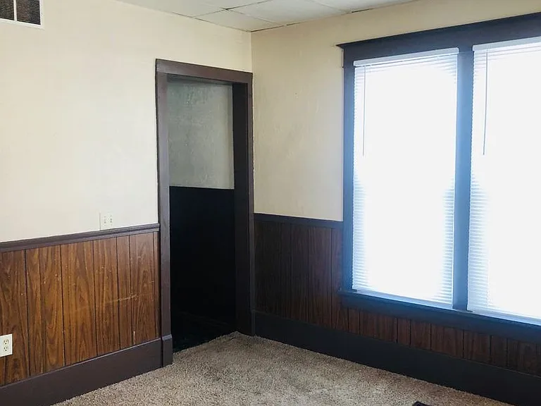 339 W Pine St — Photo 2