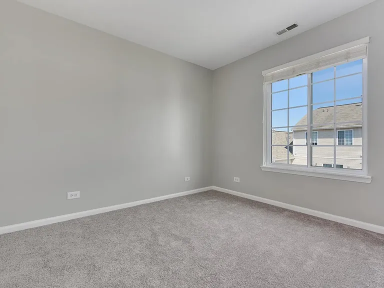 400 Cary Woods Cir — Photo 11