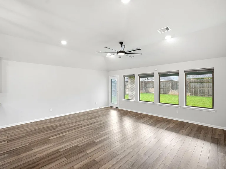 19218 Jenny Creek Ct — Photo 12