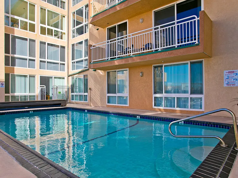 4627 Ocean Blvd #220 — Photo 31