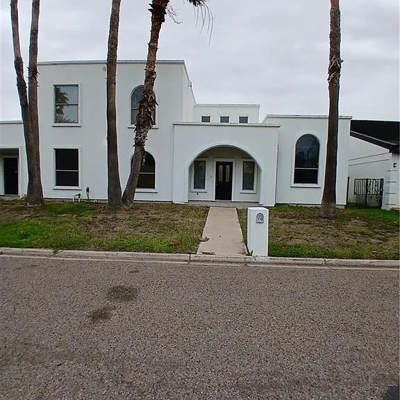 130 San Jacinto St — Photo 1