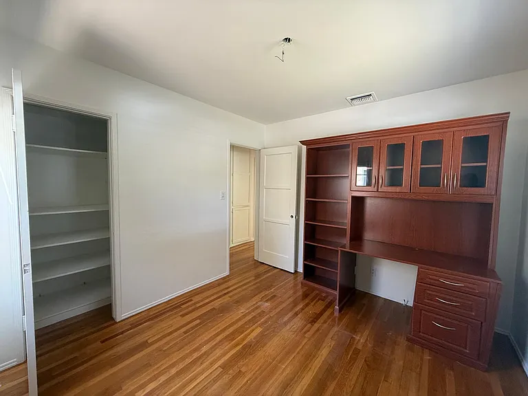 6524 Forbes Ave — Photo 11