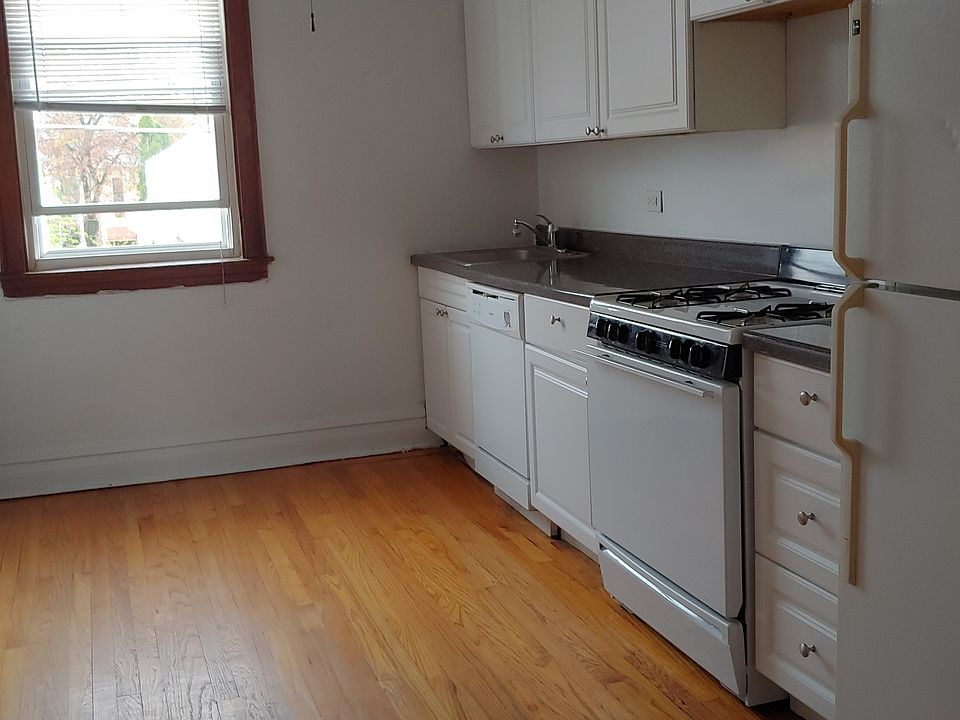 Addison and Cicero Court Yard 4824 W Addison St Chicago IL Zillow