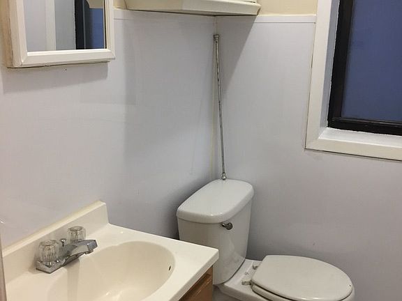 5th image of 2553 35th St APT 2L