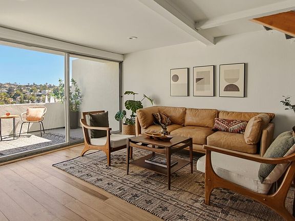 5th image of 1701 Clinton St APT 321
