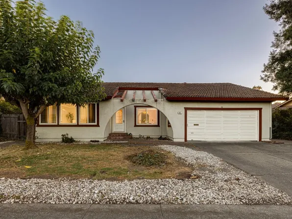923 Santa Dorotea Circle, Rohnert Park, CA 94928