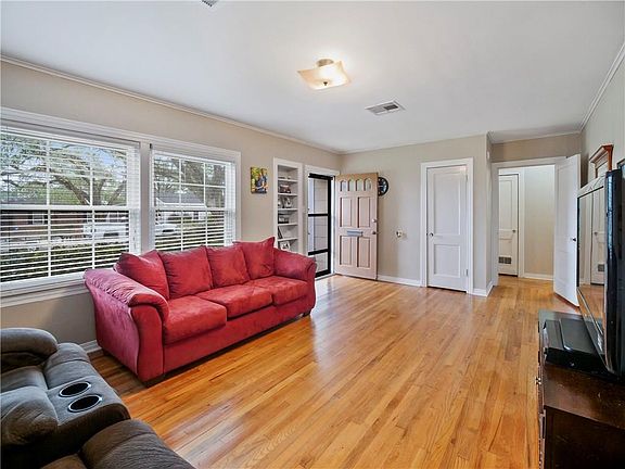4th image of 1421 E Kent Dr