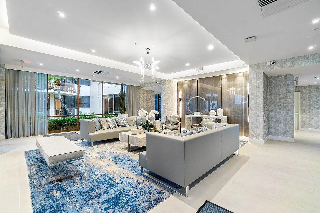 1 bed, 1.5 bath, 998 sqft, $4,500 — Photo 2
