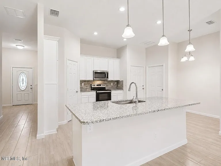 6117 Patriots Landing Ln — Photo 7