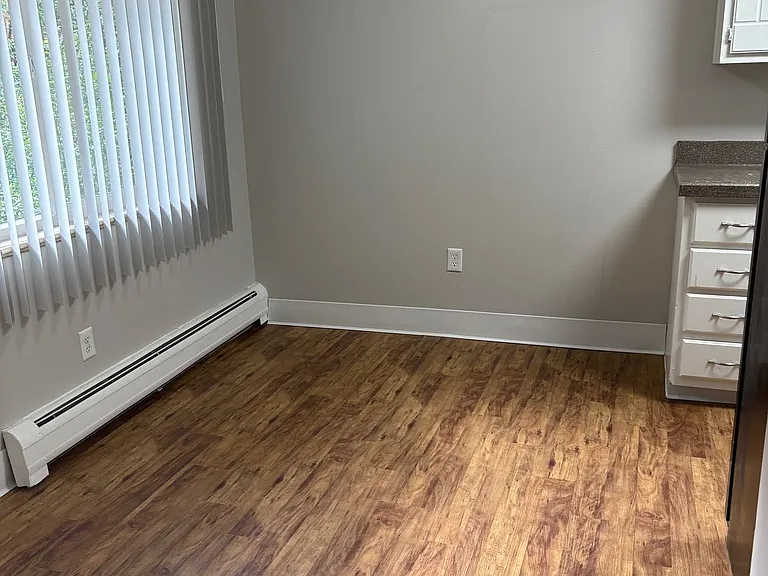 Crestview Apartments — Photo 53