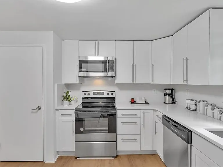 9830 Don Dr — Photo 3
