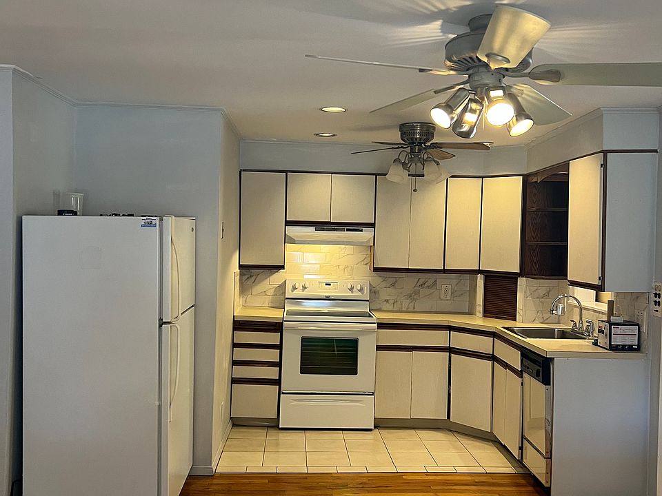 1st image of 25 Uhl St #1