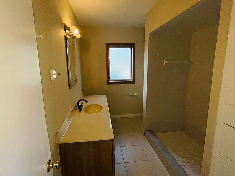 1701 Sunrise Blvd — Photo 8