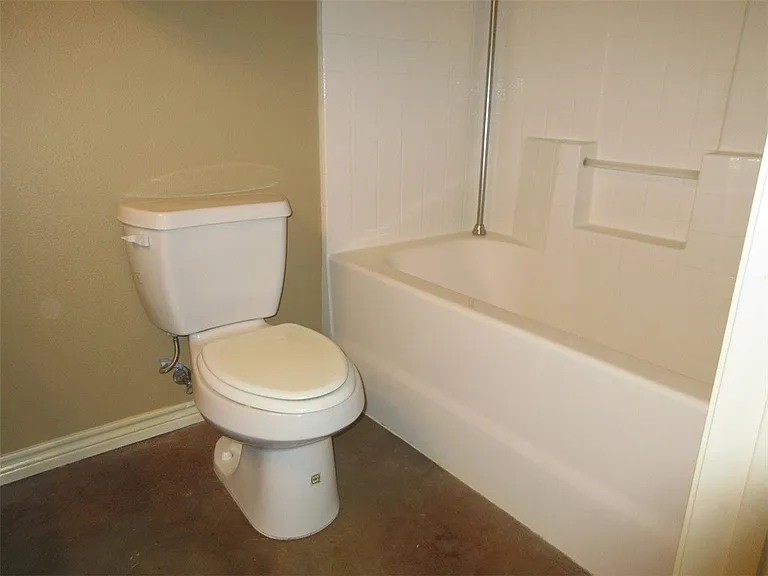 2907 Old Ironsides Dr — Photo 11