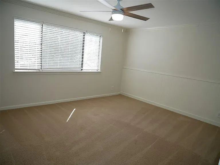 6520 Heron Dr — Photo 3
