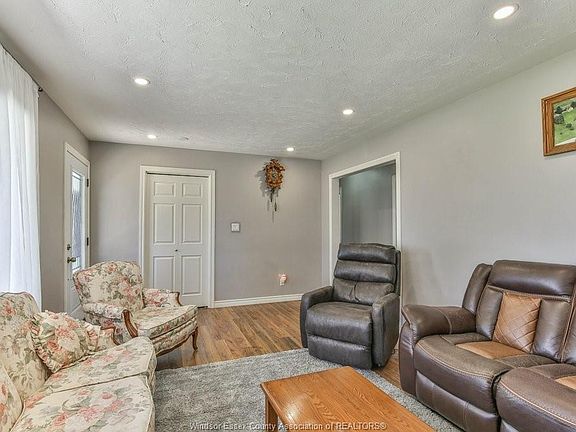 4th image of 6551 Springfield Rd