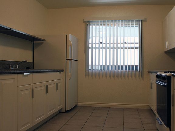 4th image of 4032 Stevely Ave APT 9