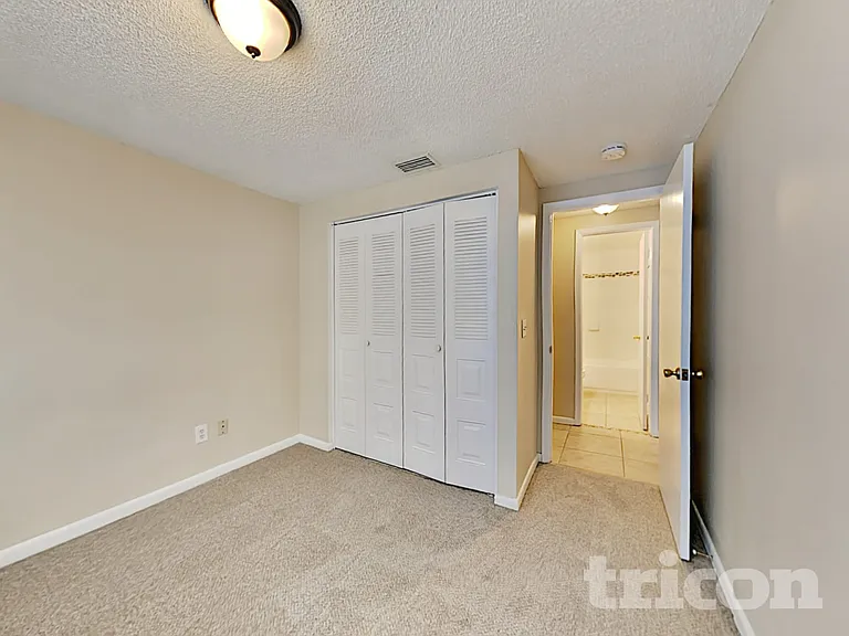 2308 Selkirk St — Photo 28