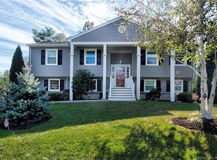 8 Field St, Seymour, CT 06483