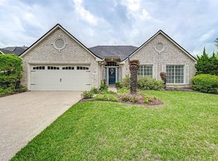 702 Country Meadows Dr, Pearland, TX 77584