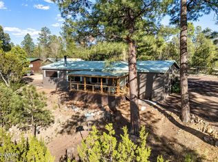2906 Red Cinder Rd, Overgaard, AZ 85933