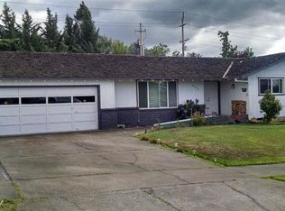 2050 Hybiscus St, Medford, OR