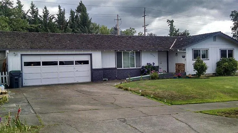 2050 Hybiscus St photo 1
