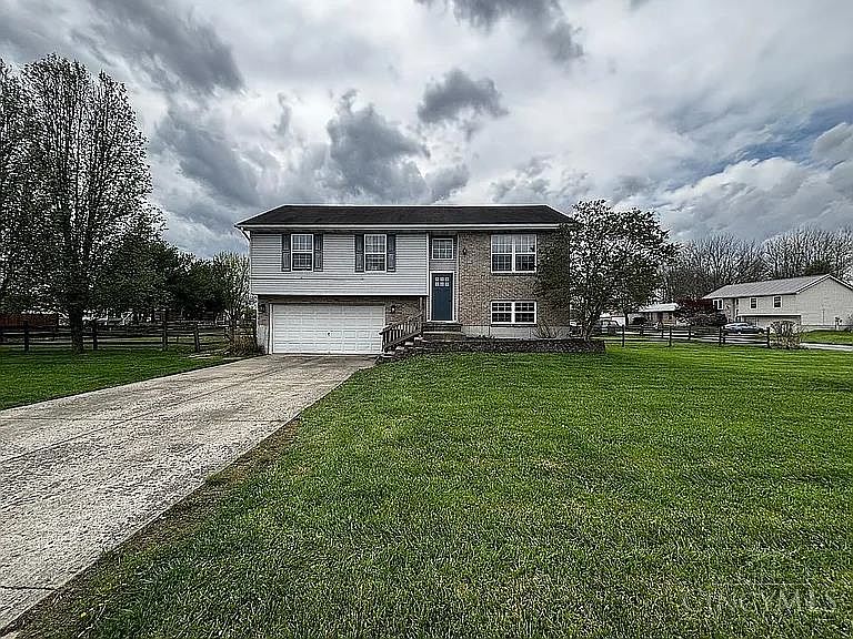 1st image of 210 Robin Ave