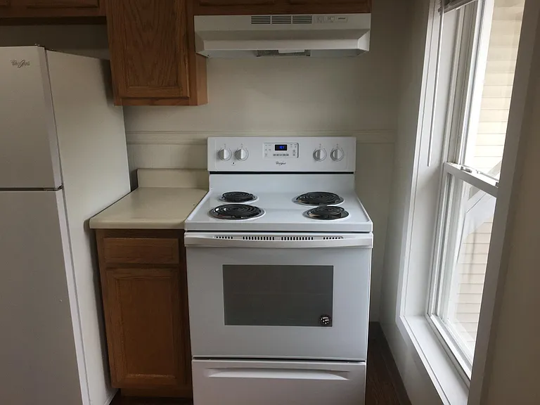 82 3rd St #2E — Photo 8